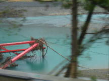 流失したトラス橋